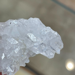 クリスタルポイントクラスター 結晶の塊がキラキラと光り輝きます 4月の誕生石 ５７ｇ 浄化効果に優れた天然原石 ギフト 10枚目の画像