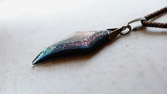 Mysterious dichroic claw 1枚目の画像