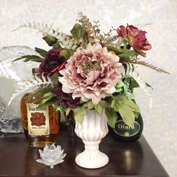 造花・アートフラワー　芍薬と薔薇の花瓶アレンジ　優雅で上品　母の日などのプレゼントに 1枚目の画像