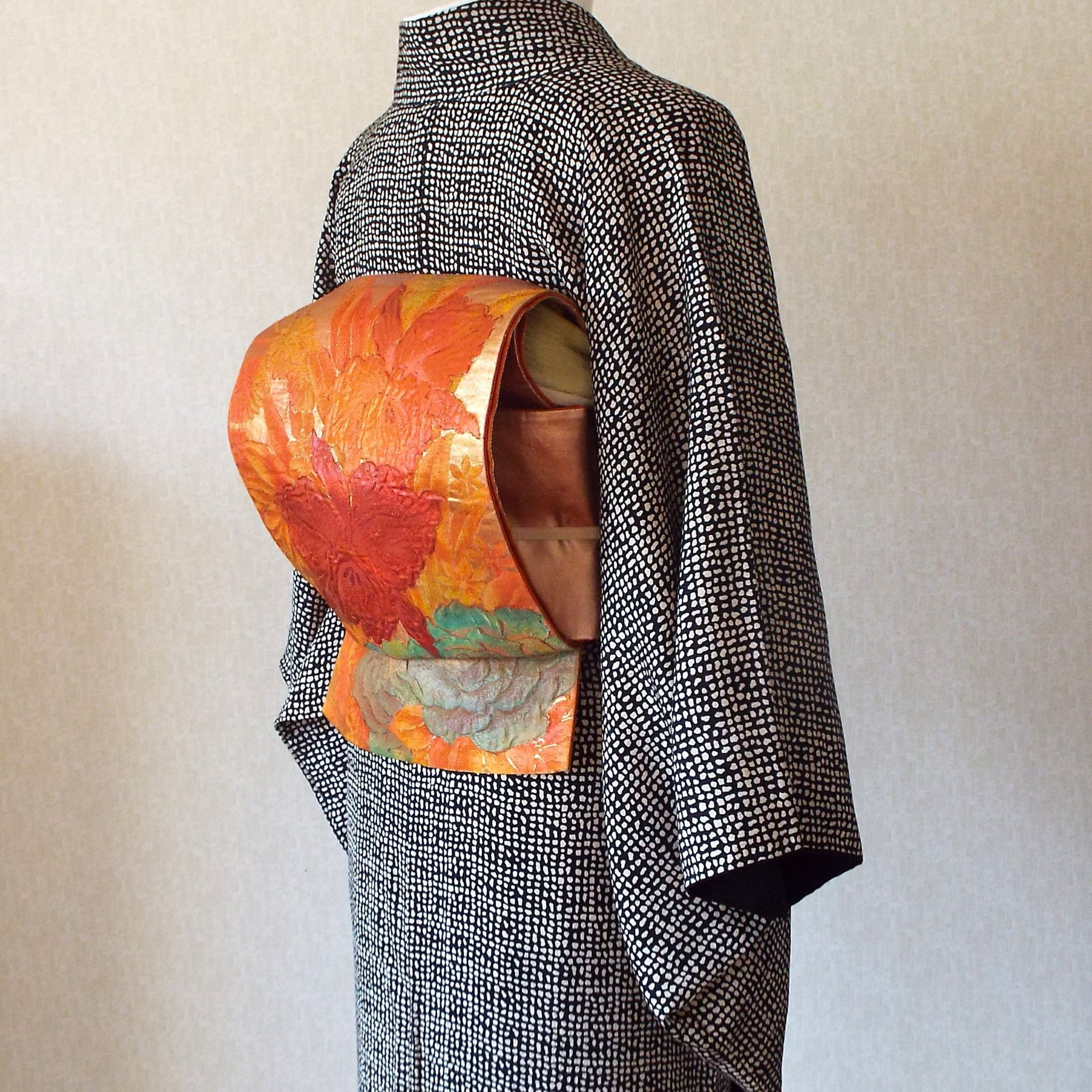 すぐに結べる「さくら造り帯」オレンジ系の洋花柄の二重太鼓