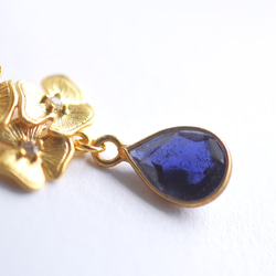 [僅剩 2 件] Flower Charm AAA 堇青石 18K 鍍金框架醫用不鏽鋼項鍊 第3張的照片