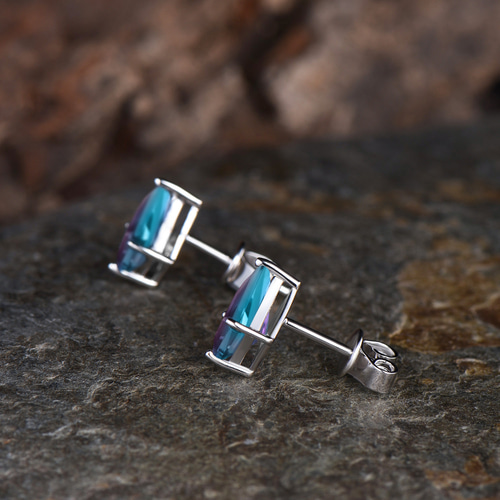 6月の誕生石 アレキサンドライト ピアス カラーチェンジストーン