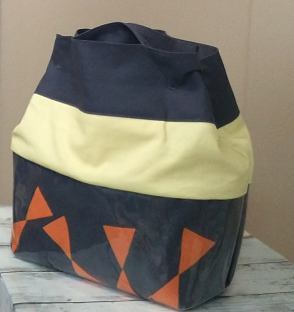 しっかりたっぷり　トートバッグ　　　　　　　　　レモンイエロー⁉️&チャコールグレー　PVC  帆布　 3枚目の画像