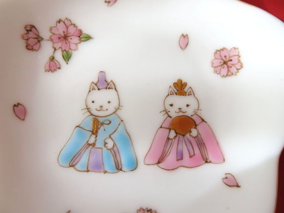 猫のお雛様　桜の小皿　手描きの器 3枚目の画像