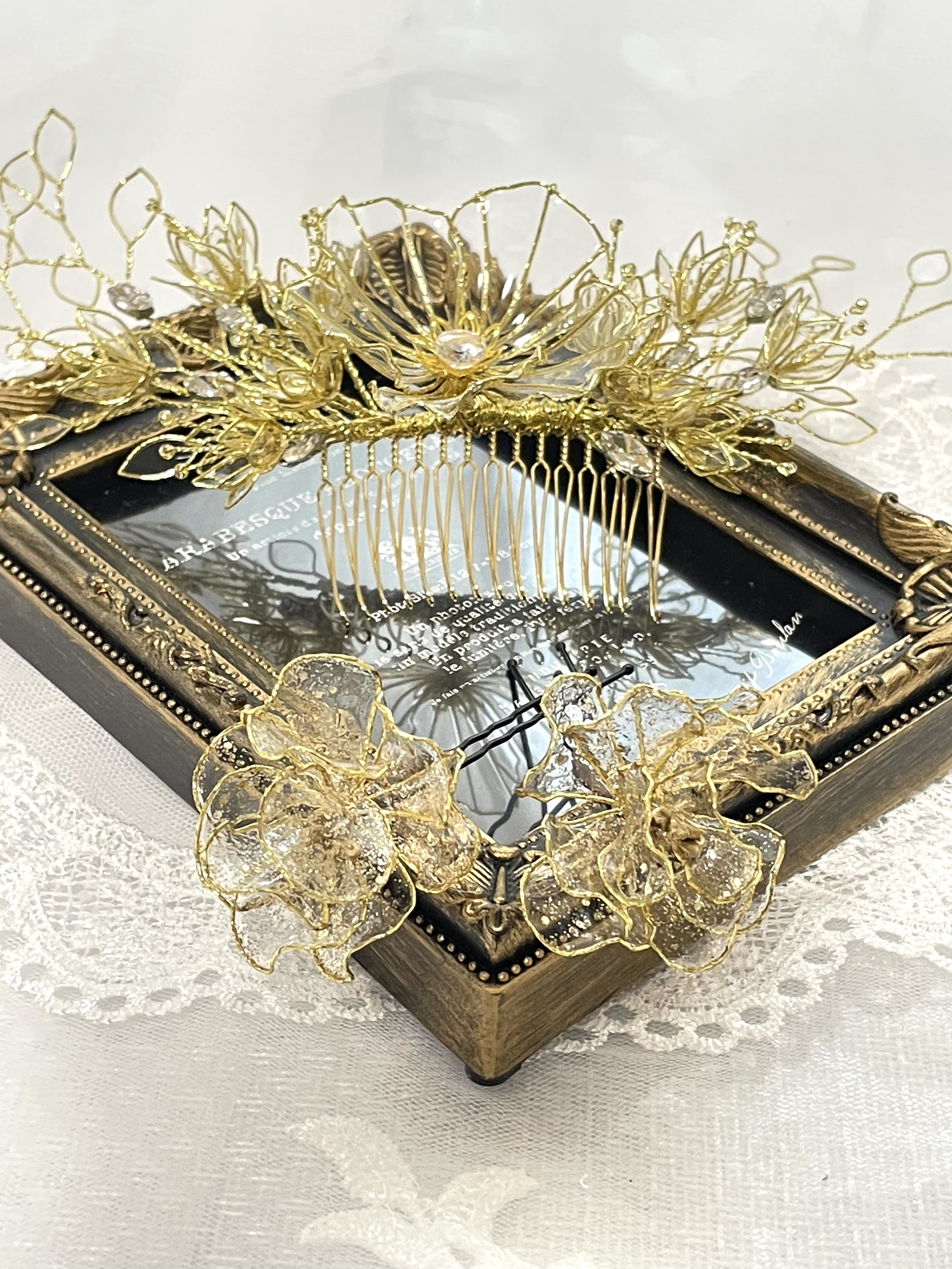 お花のヘッドドレス　雪の華g　コーム　ゴールドクリア　～ディップアート～