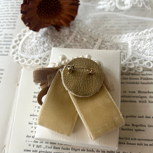 オーガンジー刺繍 パールリボンブローチ ブローチ SARRY.. 通販 オーガンジー刺繍 パールリボンブローチ ブローチ SARRY.. 通販
