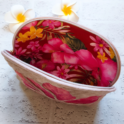 大きめ♪ハイビスカスのステンドグラスキルトのポーチ ハワイアン