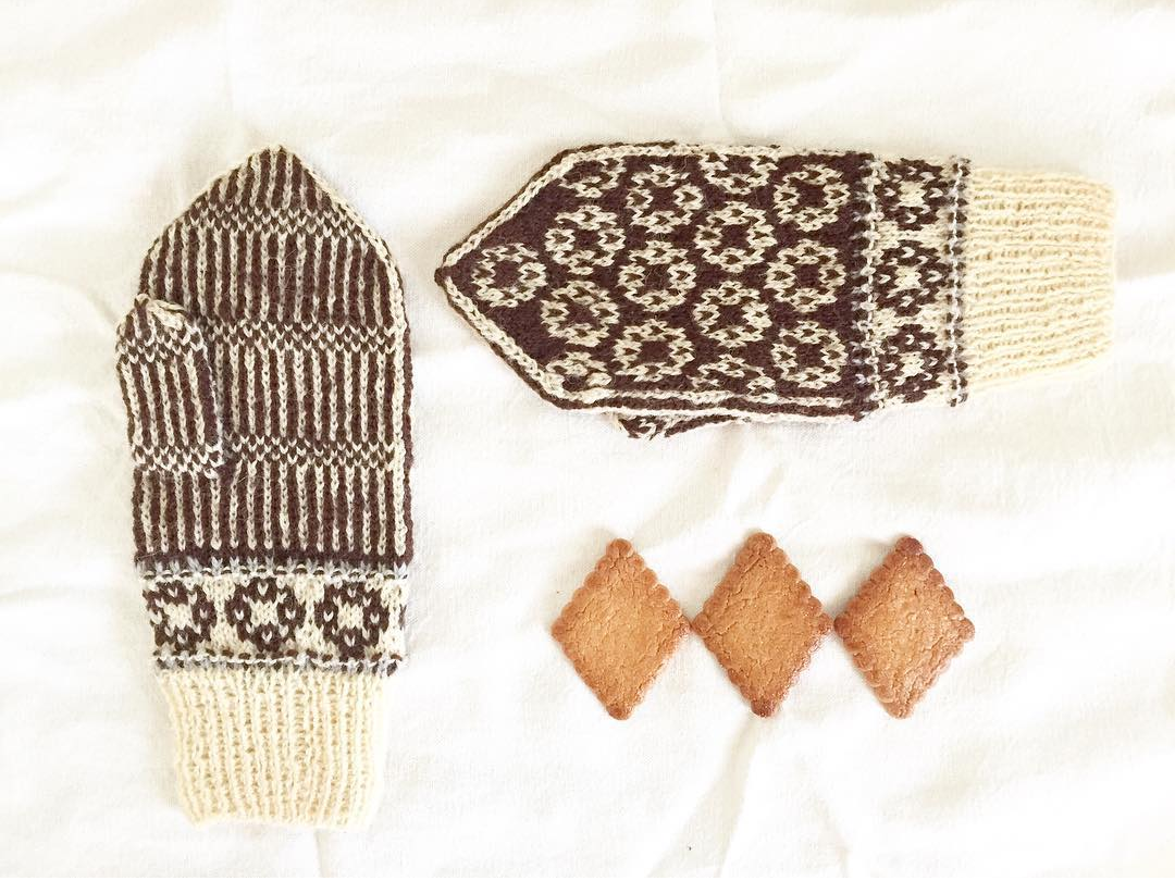 ◌サークル模様の北欧風ミトン(brown)◌