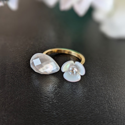 春天到來❀天然白珍珠貝殼x水晶純白花民間戒指/入學典禮入學典禮婚禮 第5張的照片