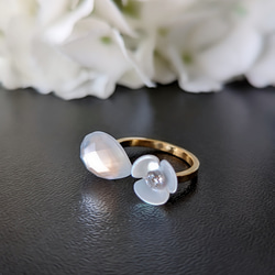 春天到來❀天然白珍珠貝殼x水晶純白花民間戒指/入學典禮入學典禮婚禮 第3張的照片