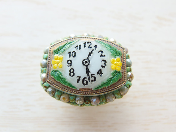 時計　レアボタン　グリーンターコイズピカソ　チェコガラスボタンのピンブローチ　一点限り 7枚目の画像