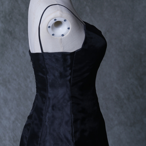 パーティードレス キャミソール ブラック 上質オーガンジー 床付く 前  