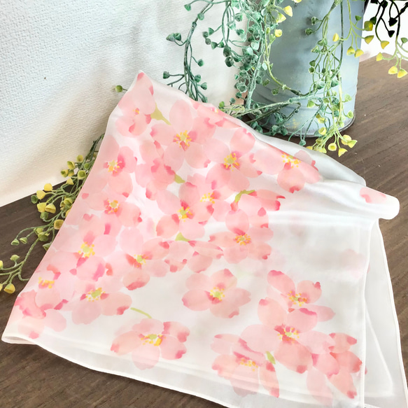 桜の型染プチスカーフ　B 1枚目の画像