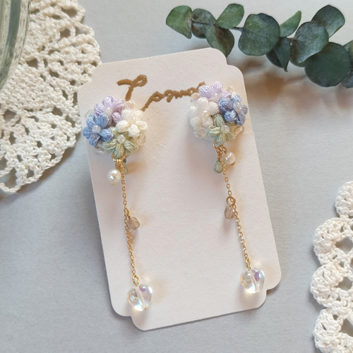 【678】再販 ハート ガラスビーズ ピアス パール イヤリング ハンドメイド 揺れるハートと刺繍糸の花束No.2/イヤリング・ピアス/レース編み