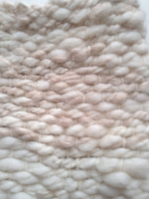 手紡ぎ糸の手織りスヌード　ベージュ×白　ナチュラルカラー　アルパカ&メリノウール 3枚目の画像