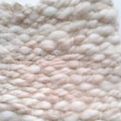 手紡ぎ糸の手織りスヌード　ベージュ×白　ナチュラルカラー　アルパカ&メリノウール 2枚目の画像