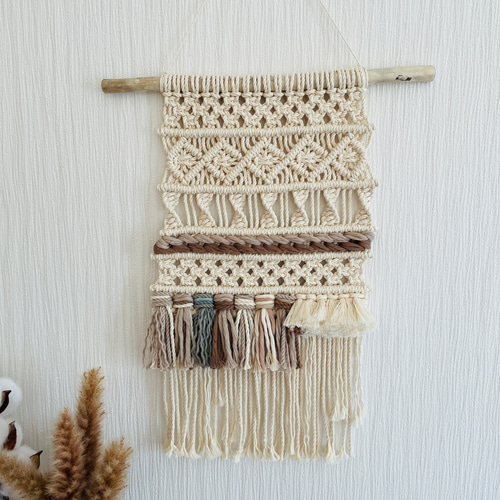 マクラメタペストリー♡生成×茶系 タペストリー・壁掛け mii 通販