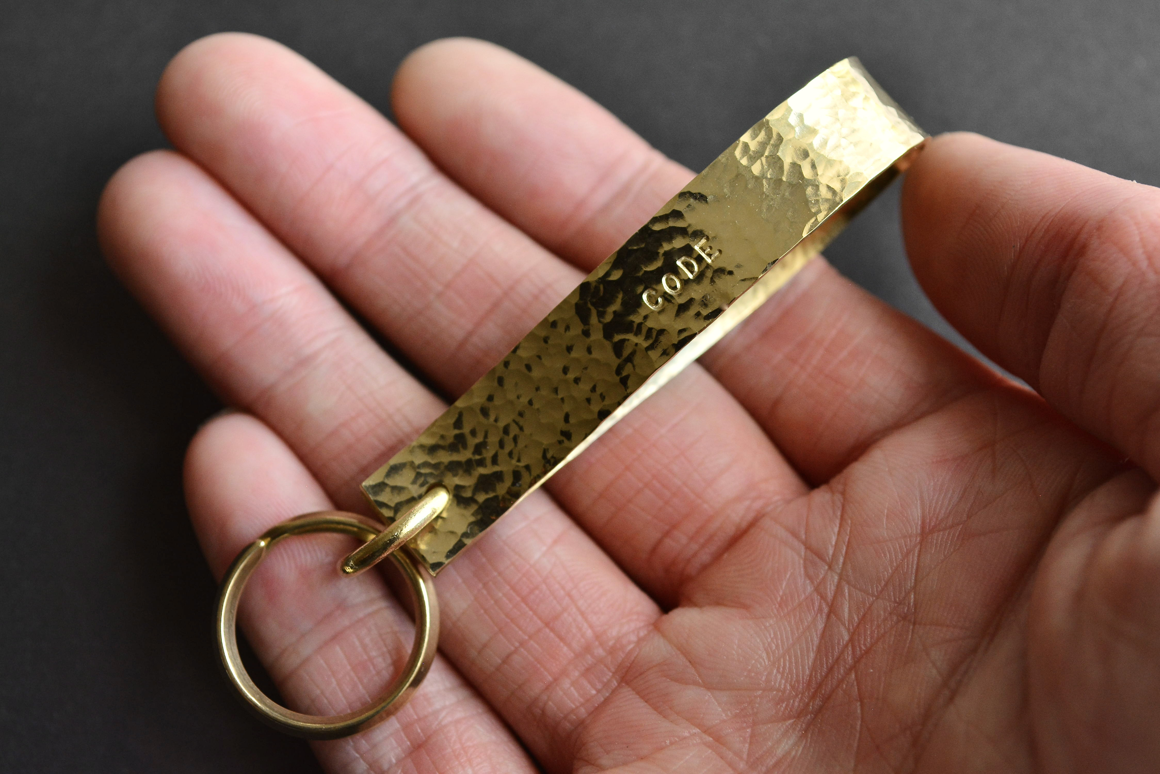 刻印無料】育てるキーホルダー typeB 槌目 真鍮 ゴールドブラス