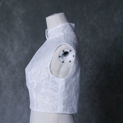 ボレロ  ノースリーブ　ハイネック くるみボタン  花嫁/ウェディングドレス 魅惑の花レース 4枚目の画像