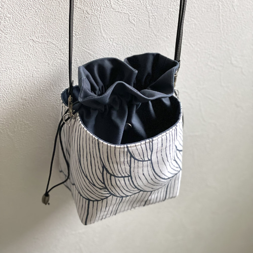 ⚮̈ミナペルホネン sulka white ネリオバッグ スルカ あおり巾着