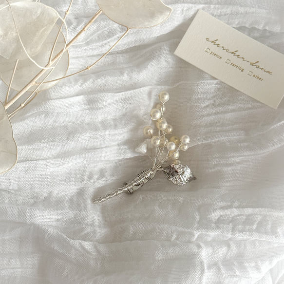 精選：珍珠枝形胸針/腕花 - 白色珍珠與白色花朵 | 儀式 | 入場儀式 | 畢業典禮 | 婚禮 [補貨] 第10張的照片