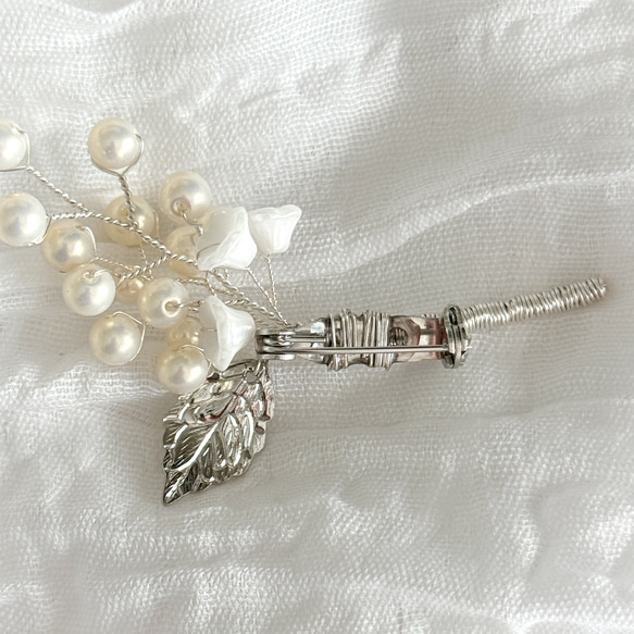 精選：珍珠枝形胸針/腕花 - 白色珍珠與白色花朵 | 儀式 | 入場儀式 | 畢業典禮 | 婚禮 [補貨] 第6張的照片