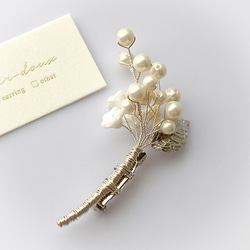 精選：珍珠枝形胸針/腕花 - 白色珍珠與白色花朵 | 儀式 | 入場儀式 | 畢業典禮 | 婚禮 [補貨] 第8張的照片