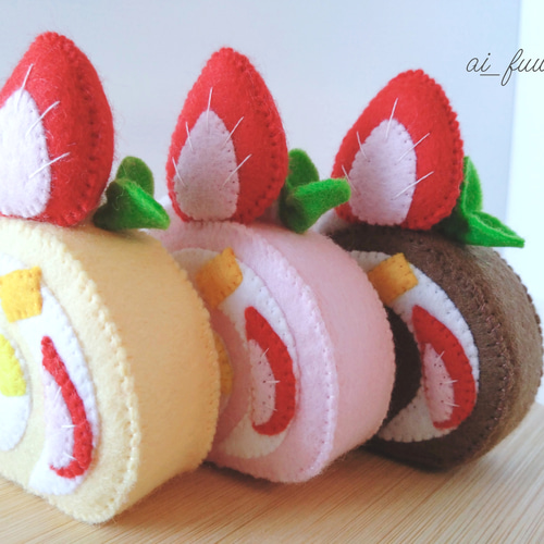 フェルトのロールケーキ♡フェルトおままごと おもちゃ・人形