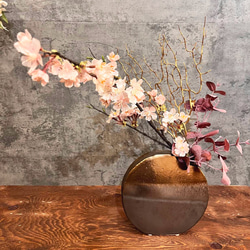 【すぐに飾れる】桜と華やかな器 1枚目の画像
