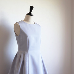 [售罄！ ] 羅緞褶邊喇叭形優雅洋裝[藍灰色] 第8張的照片