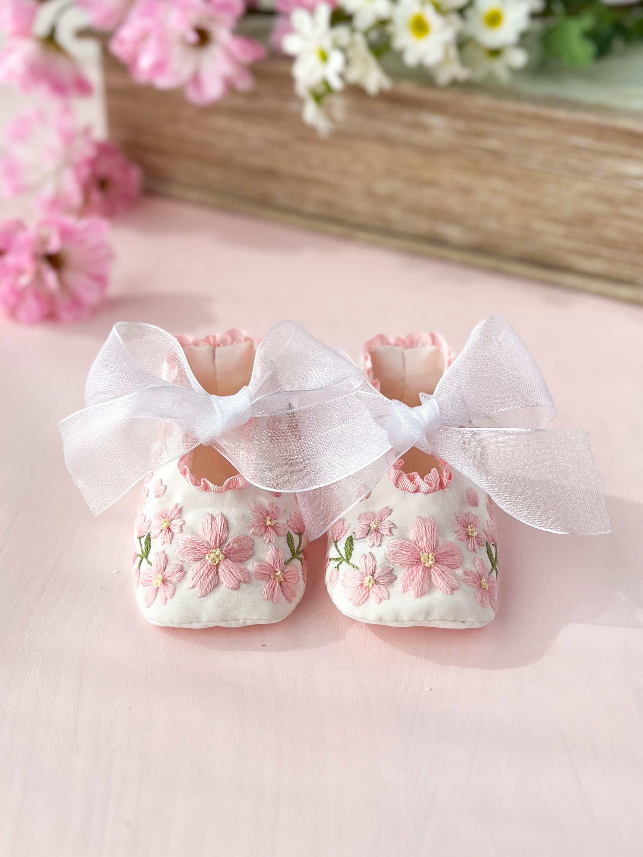 桜の刺繍No.2　シルクベビーシューズ
