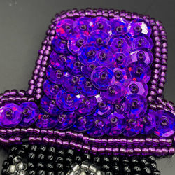 カラスの薬売り～紫～  ビーズ刺繍ブローチ 7枚目の画像