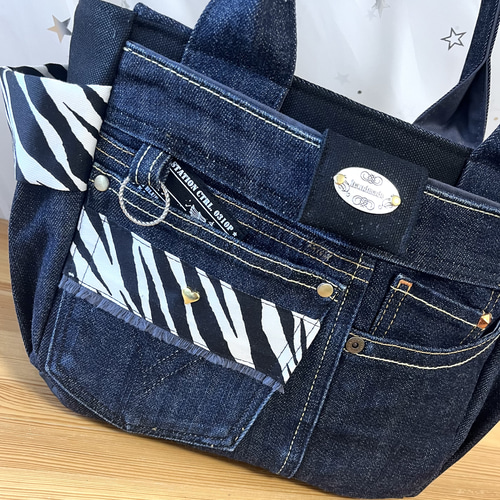 送料込みデニムリメイクバッグ（ L）No.454☆トートバッグ