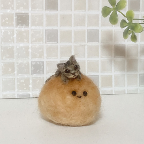 受注商品 羊毛フェルト ハンドメイド パン 子猫 mia オリジナル