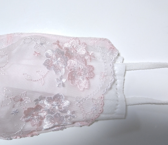 【送料込み】  不織布マスクカバー 桜  淡ピンク刺繍 レース サクラ 刺繍 2枚目の画像