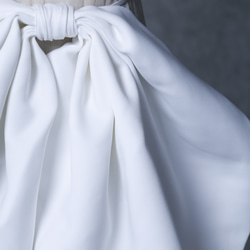 ふっくら柔らかなバックリボン  オフホワイト マット生地  花嫁/ウェディングドレス   可愛い 4枚目の画像