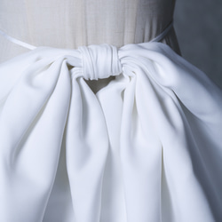 ふっくら柔らかなバックリボン  オフホワイト マット生地  花嫁/ウェディングドレス   可愛い 3枚目の画像