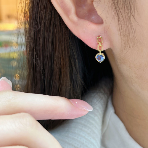 ダンザナイトダイヤピアス