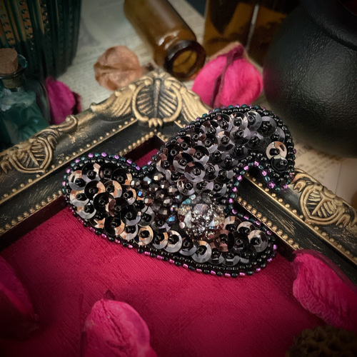 魔女の帽子 ビーズ刺繍ブローチ ブローチ blooAby 通販 17136049