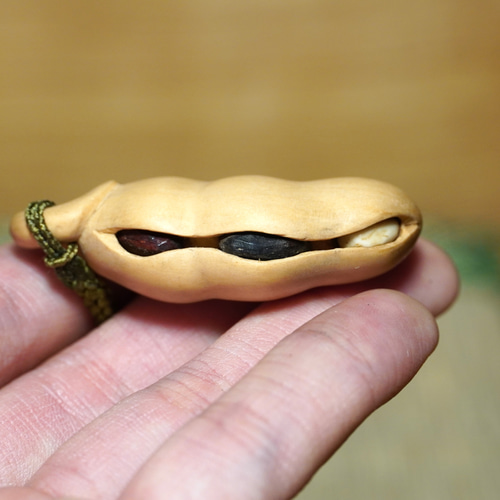 木彫刻 根付「豆」 黄楊 木彫り カラクリ根付 彫刻 森 和輝 通販