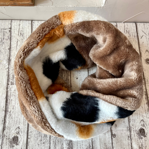 にゃんとも可愛い♡三毛猫プレミアムボアネックウォーマースヌード