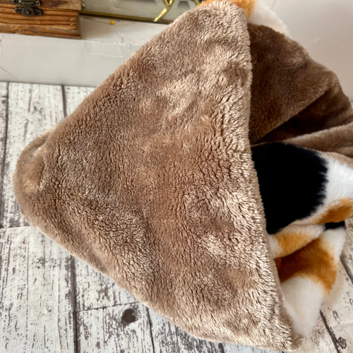 にゃんとも可愛い♡三毛猫プレミアムボアネックウォーマースヌード