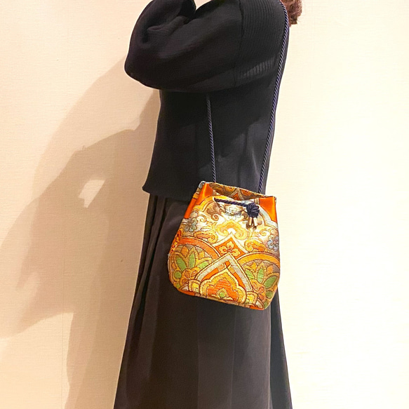 obi巾着バッグ 『オレンジ×華紋』 帯/2way/シルク 16枚目の画像