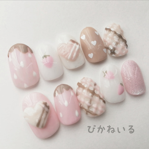 いちご×あみあみチョコ♪ガーリーバレンタインネイル ネイル