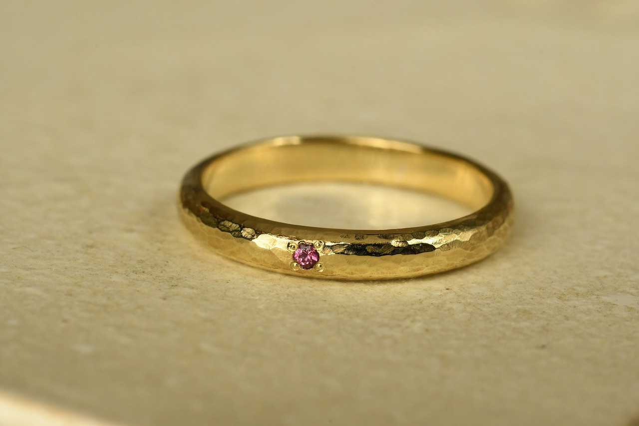 古色と光～ロードライトガーネット～