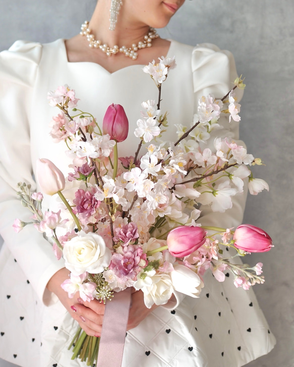 桜とチューリップのエレガントブーケ 桜 チューリップ 春ブーケ 和装