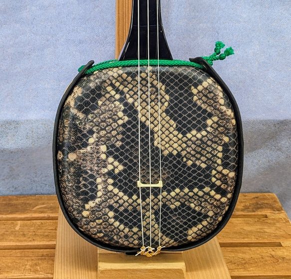 【Ｅ】沖縄三線 人工皮〈ヘビ柄プリント・宮古島〉 *´꒳`*