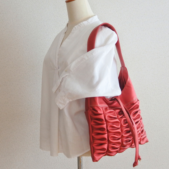 ひらひらショルダーバッグ合皮メタリックピンク 2枚目の画像