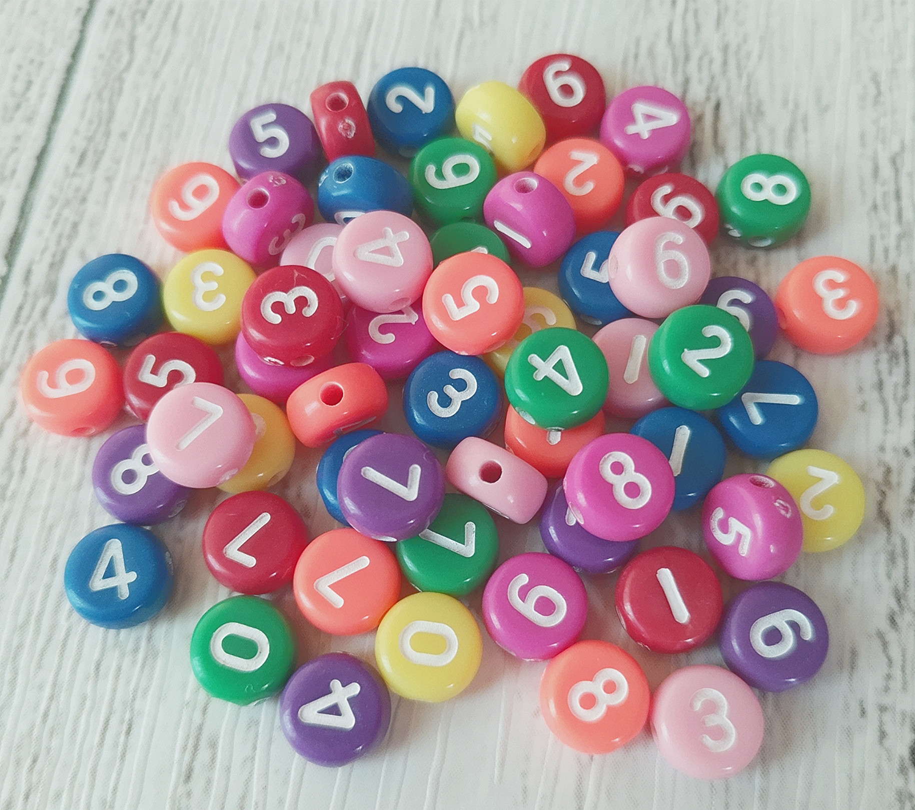 ビーズ 60個(各6個) 数字 レトロカラー アクリル ミックス