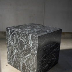 海外インテリア大理石調のスクエア型サイドテーブル 3枚目の画像